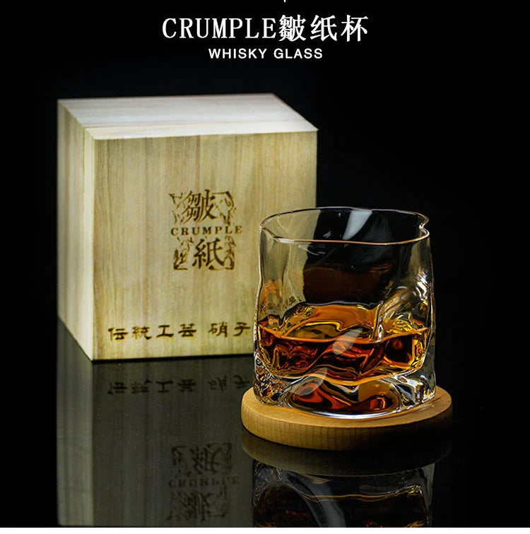 Affiche d'un magazine avec le verre à whisky