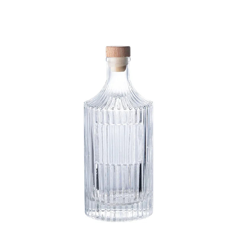 Une carafe à whisky Maccalan vide