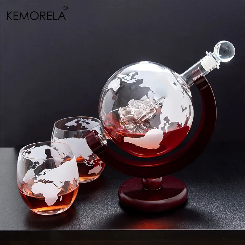Une carafe à hwisky en forme de globe