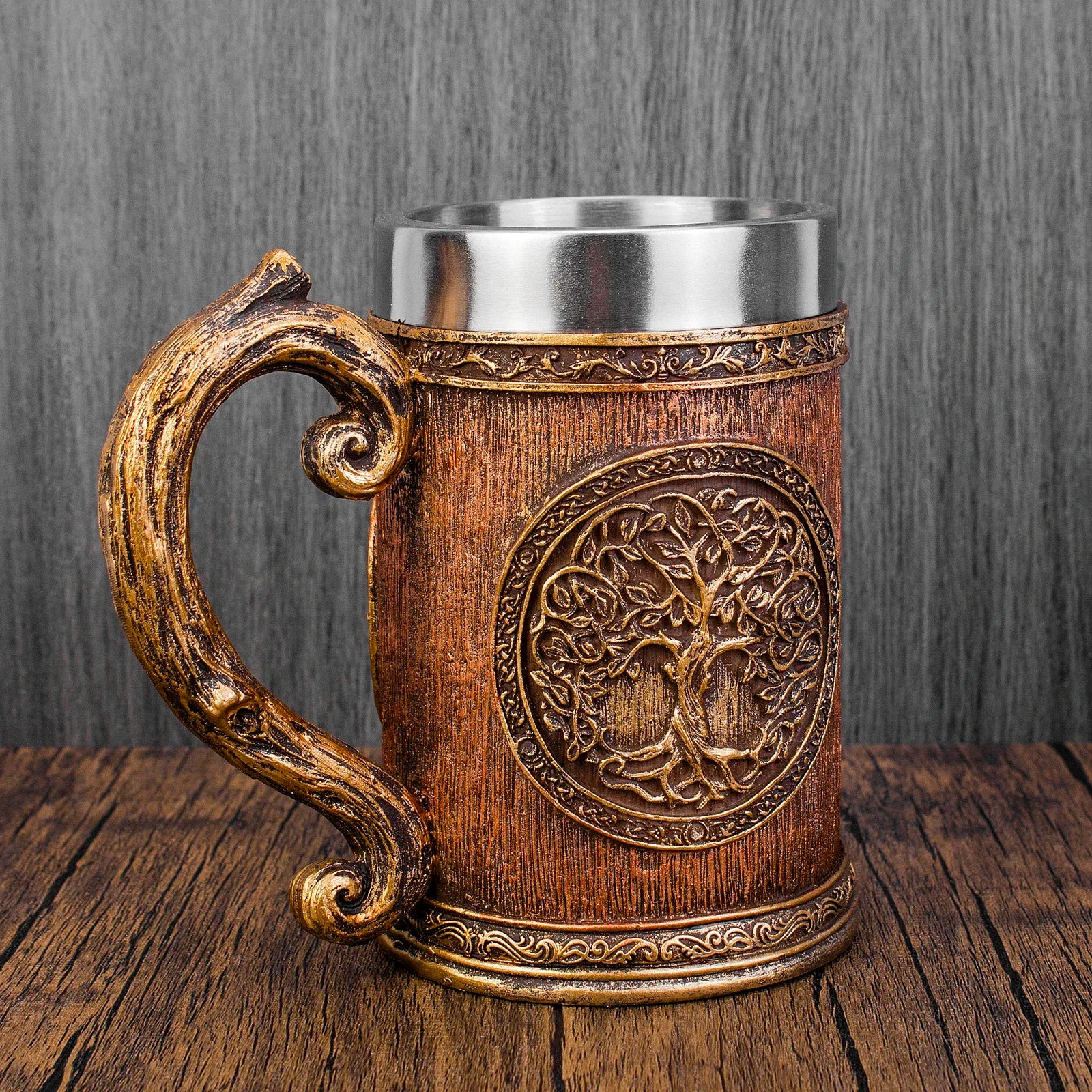 Une chope à bière arbre de vie