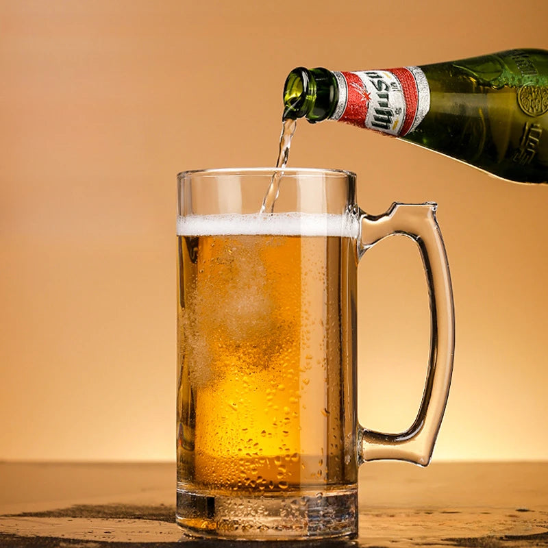 Une chope à bière avec anse