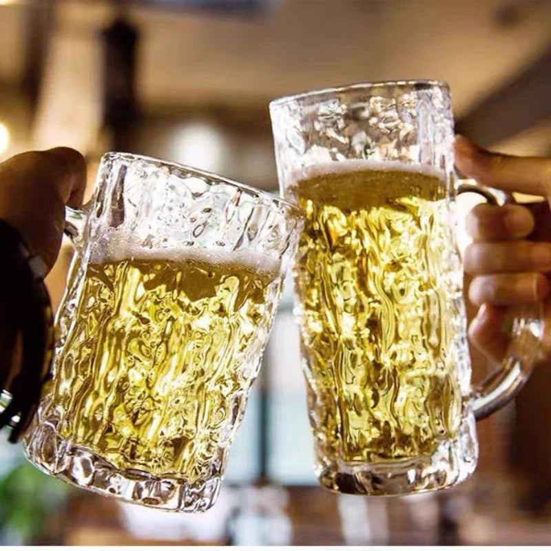 Deux chopes de bière de style japonais