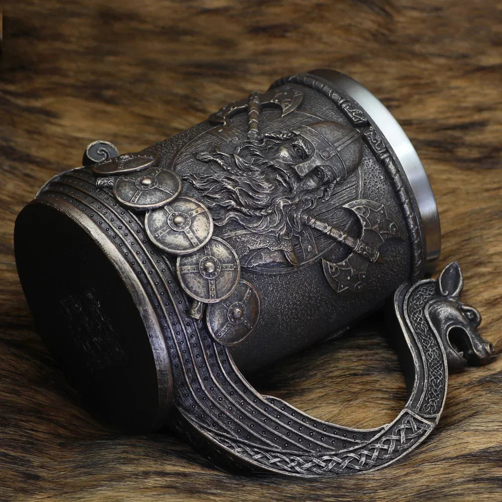 La chope drakar de coté