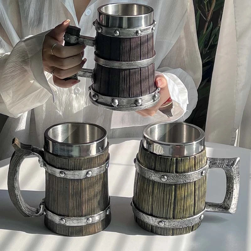Chope de bière avec anse en acier
