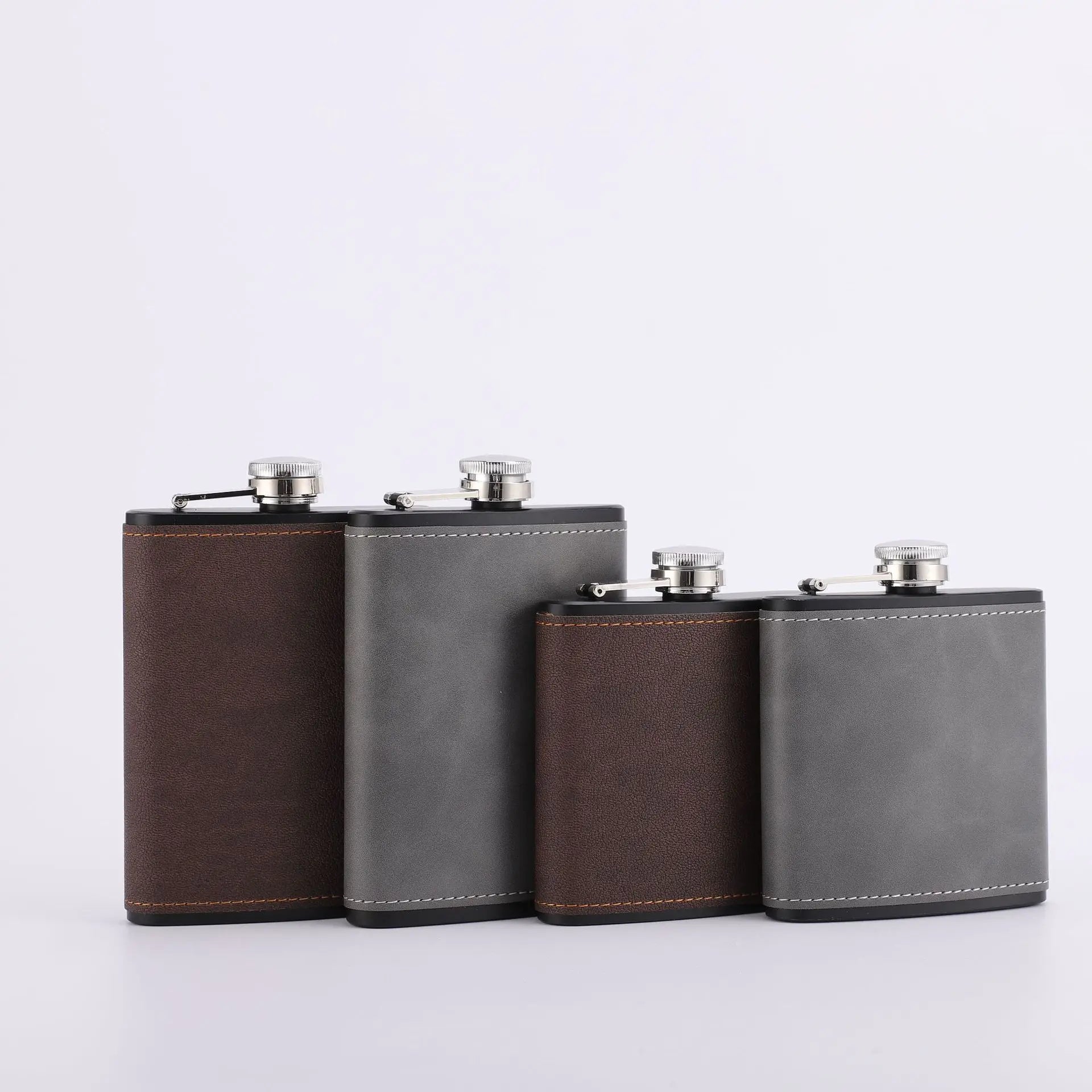 Ensemble flasque alcool en cuir