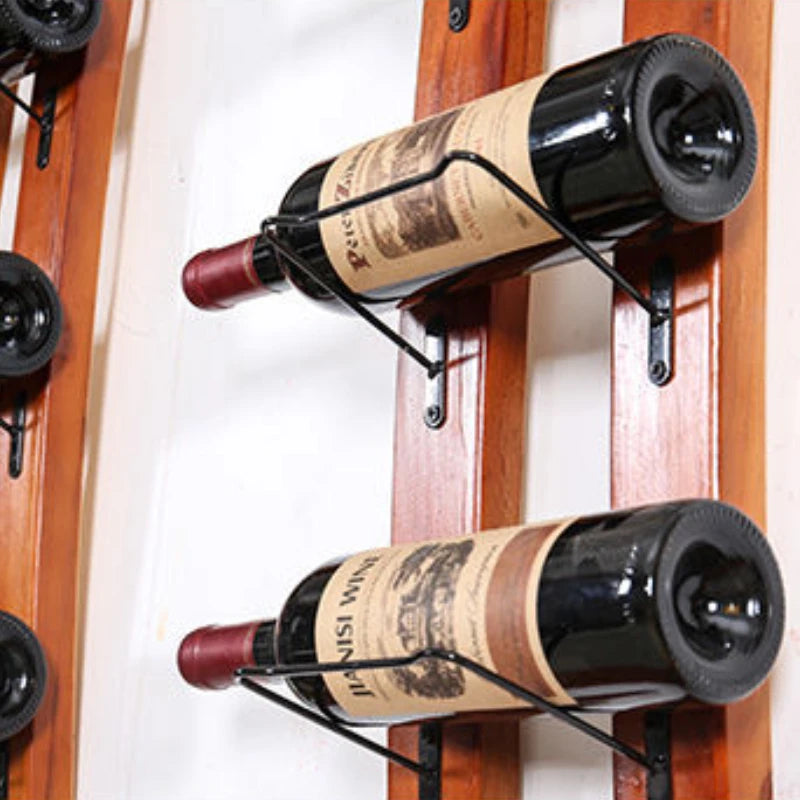 zoom sur le support du porte bouteille mural