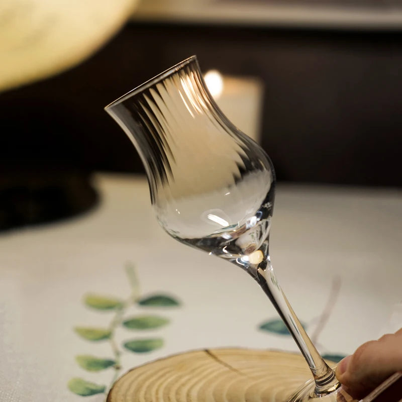 Zoom sur le col du verre à whisky