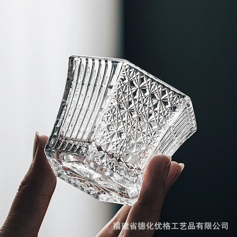 La verre a sake vu de cote