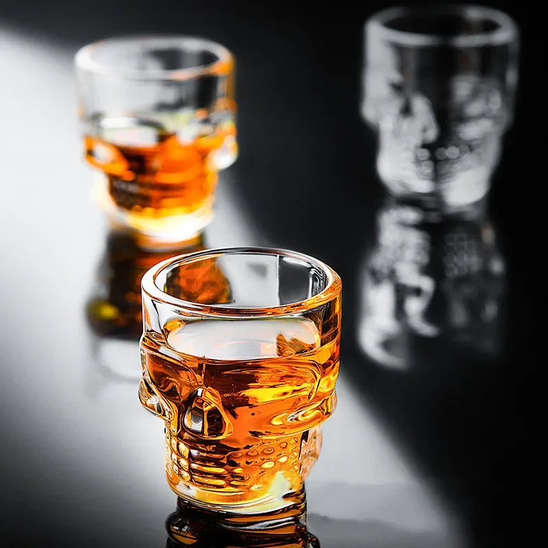 zoom sur le verre shooter en forme de crane
