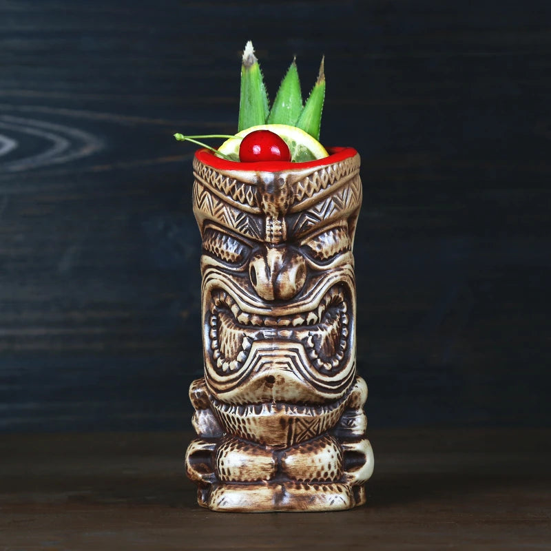 Verre tiki en forme visage grincheux