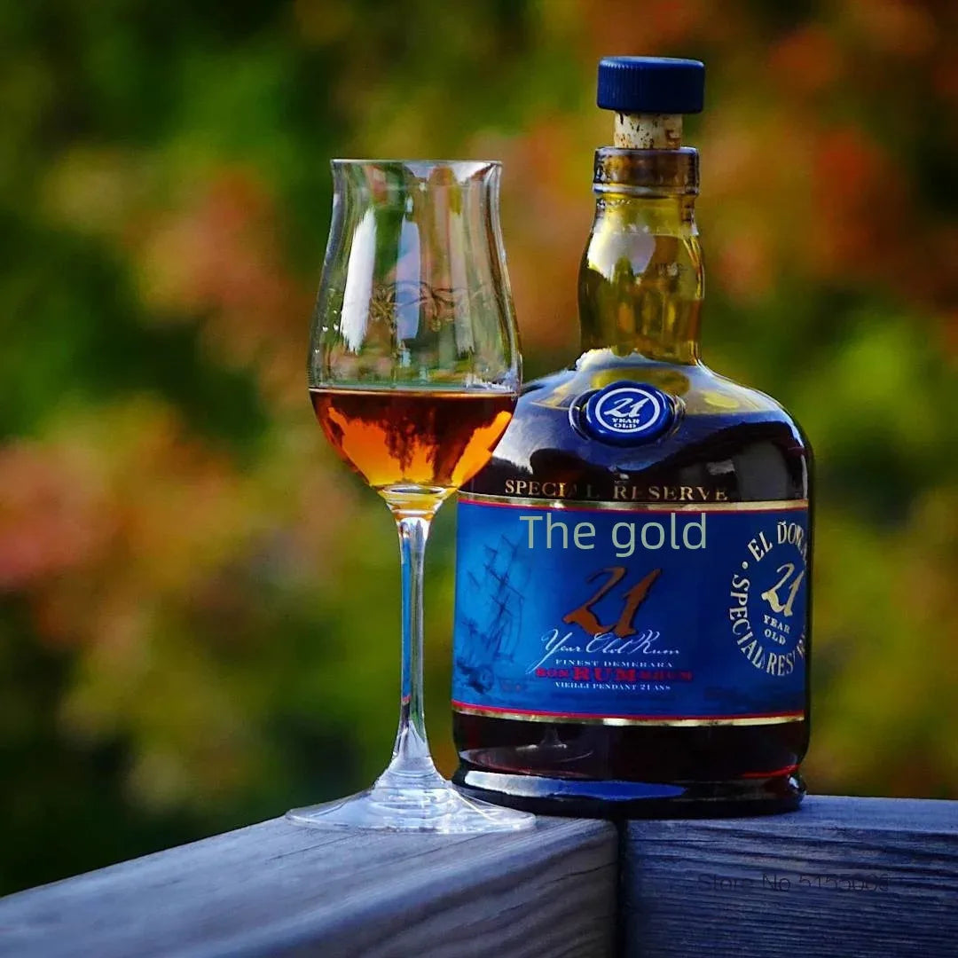 Verre tulipe prestige avec bouteille de spiritueux