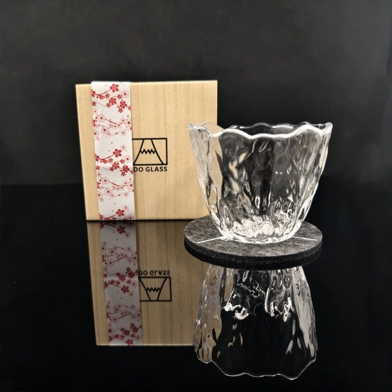 Le verre pétale et sa boite en bois