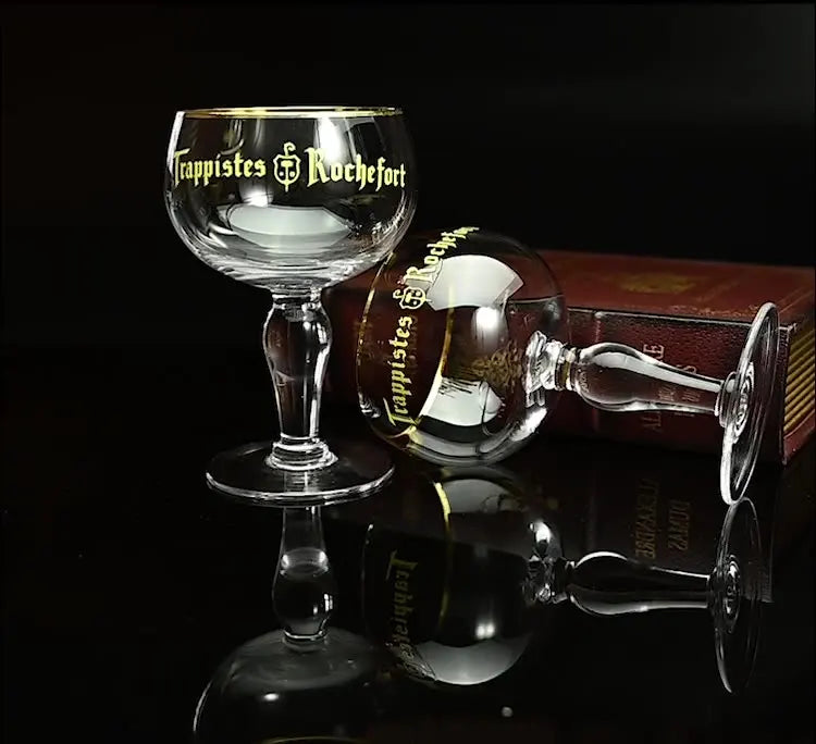 Verre calice belge Trappistes filet doré vue rapprochée