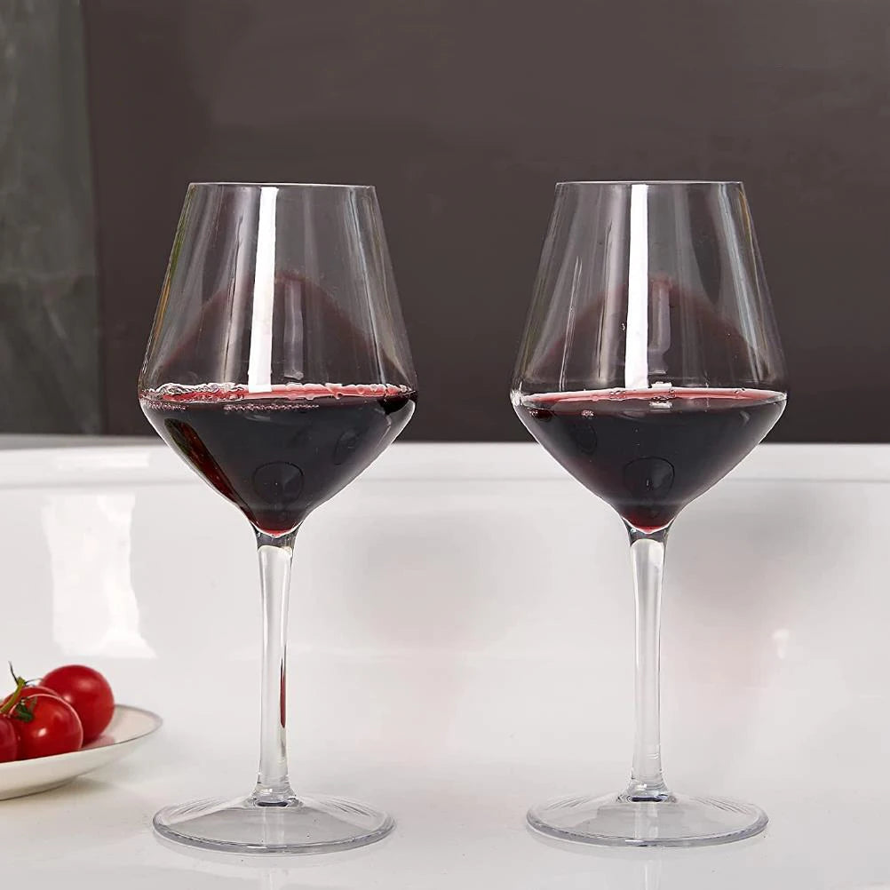 Lot de deux verres à vin moderne