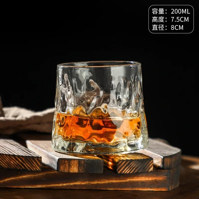 Les détails du verre à whisky Kyoto