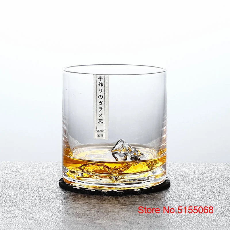 zoom sur le verre à whisky grande vague
