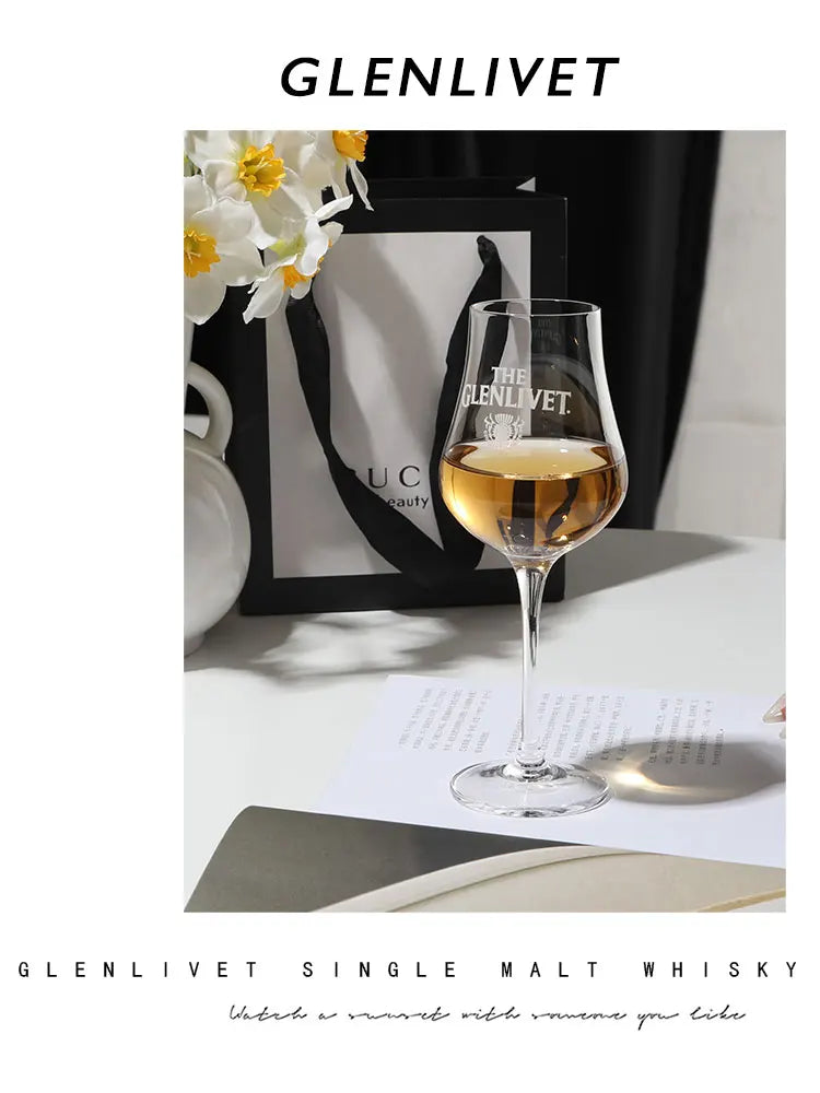 Affiche d'un verre à whisky Glenlivet