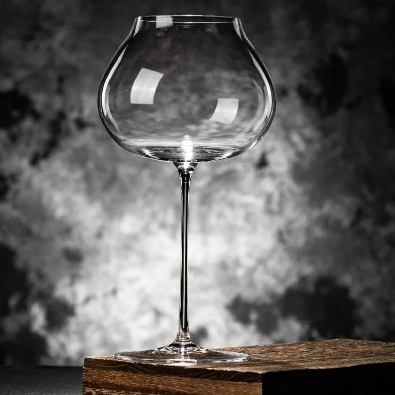 Un verre à gin tonic grande contenance vide