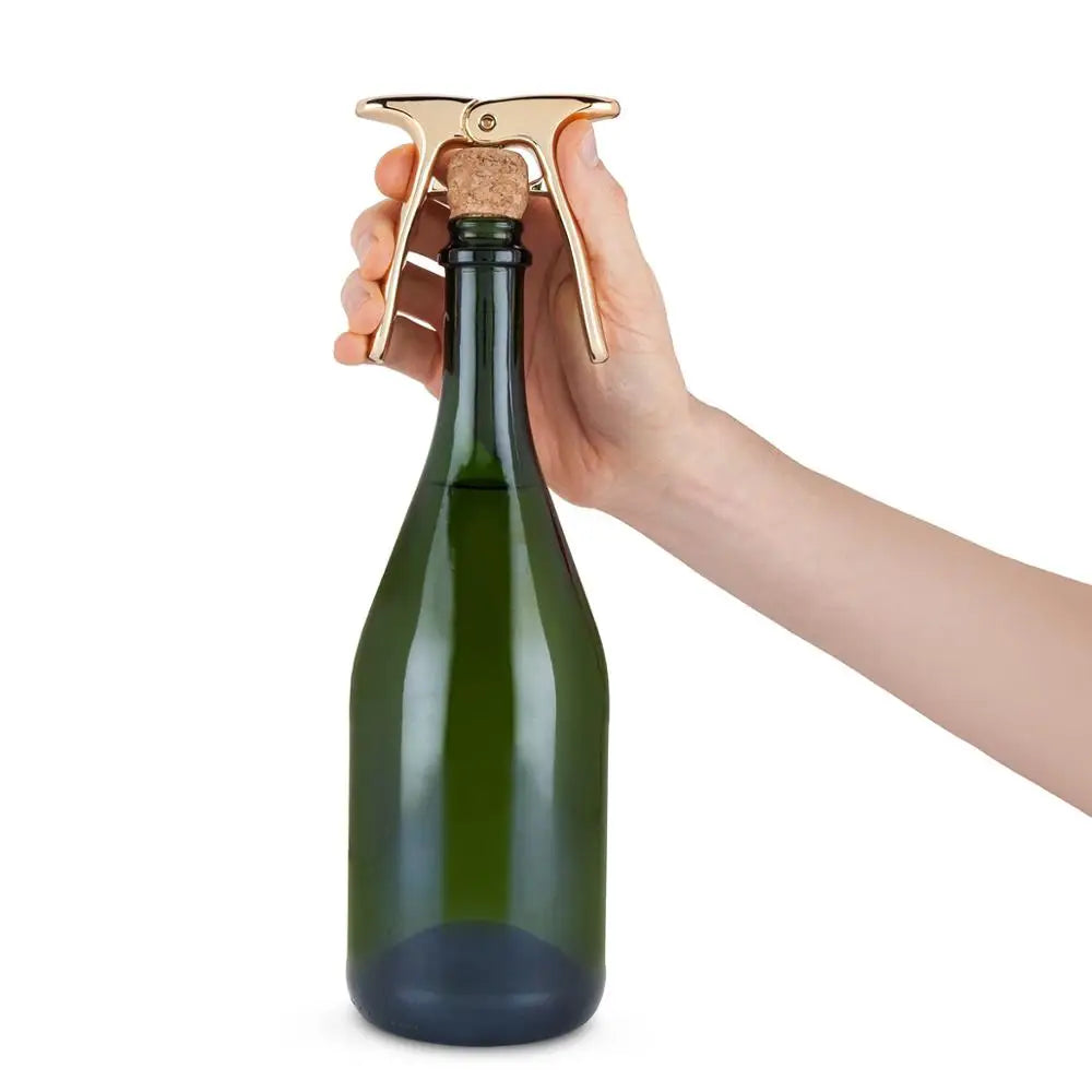 Tire-bouchon champagne sur une bouteille de champagne