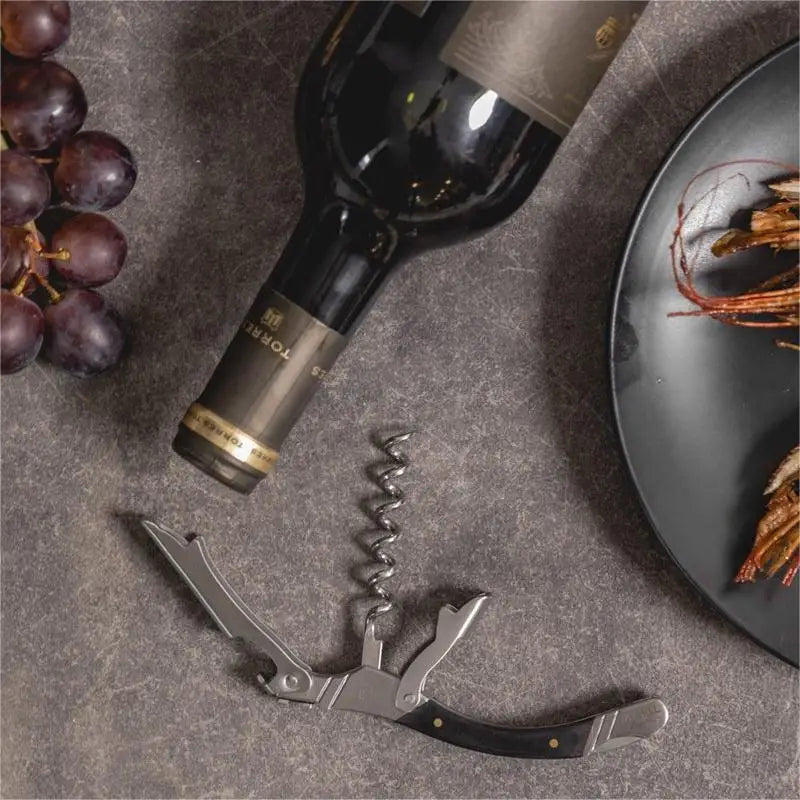 Tire-bouchon en bois style Laguiole inox professionnel pour bière canette 4 coloris détail du manche bois