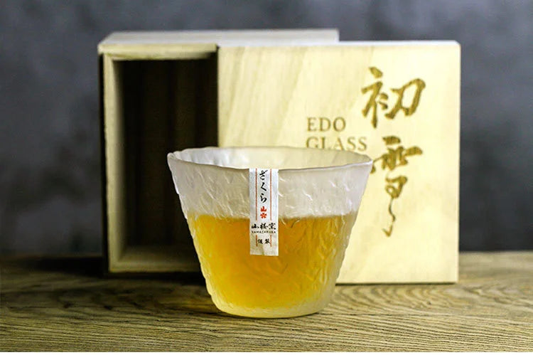 Verre à whisky japonais et sa boite en bois de pin