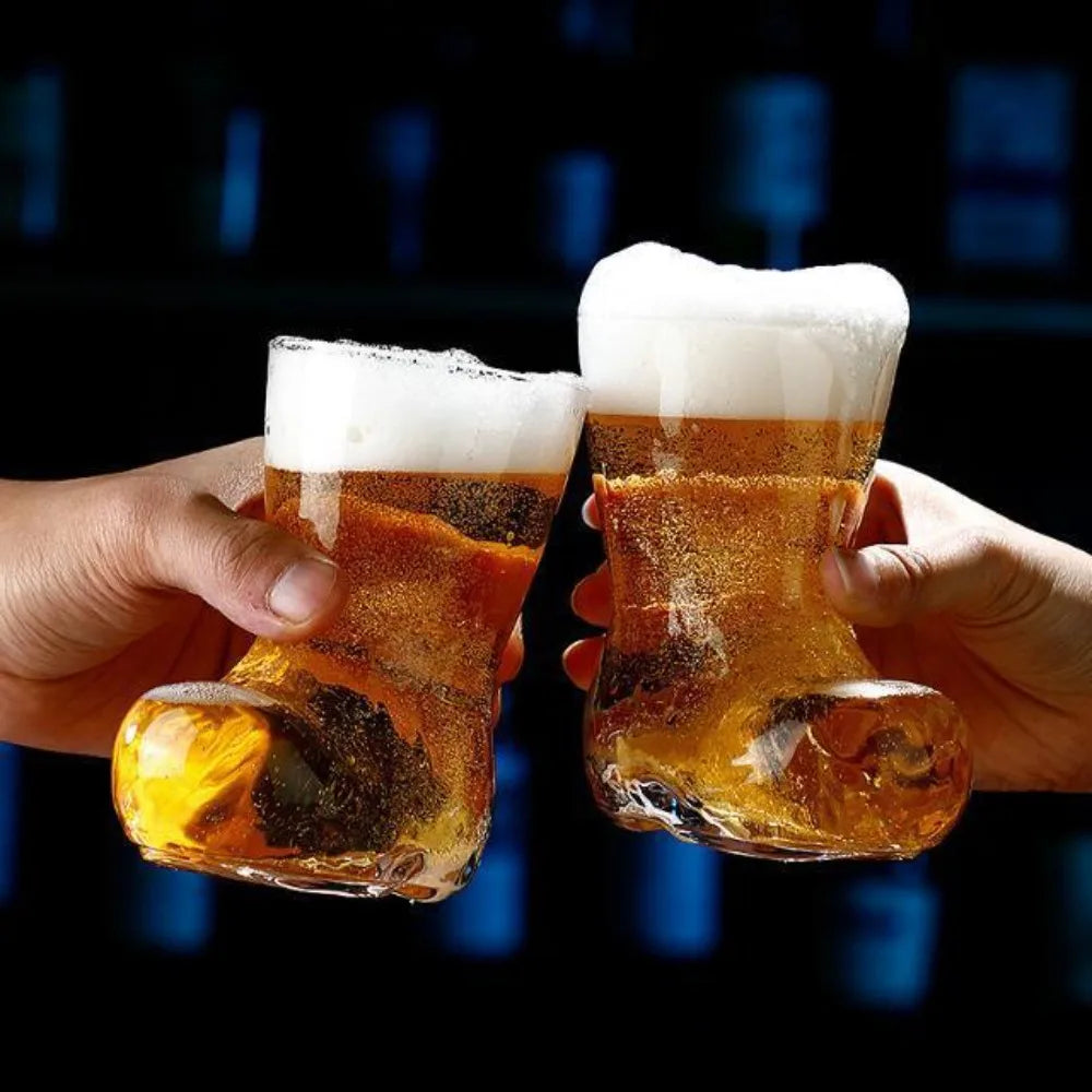 Deux verres à bière en forme de chaussure