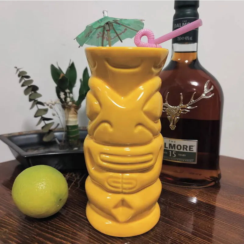 Un verre tiki jaune