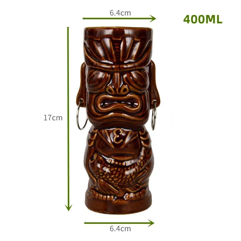 Un verre tiki marron