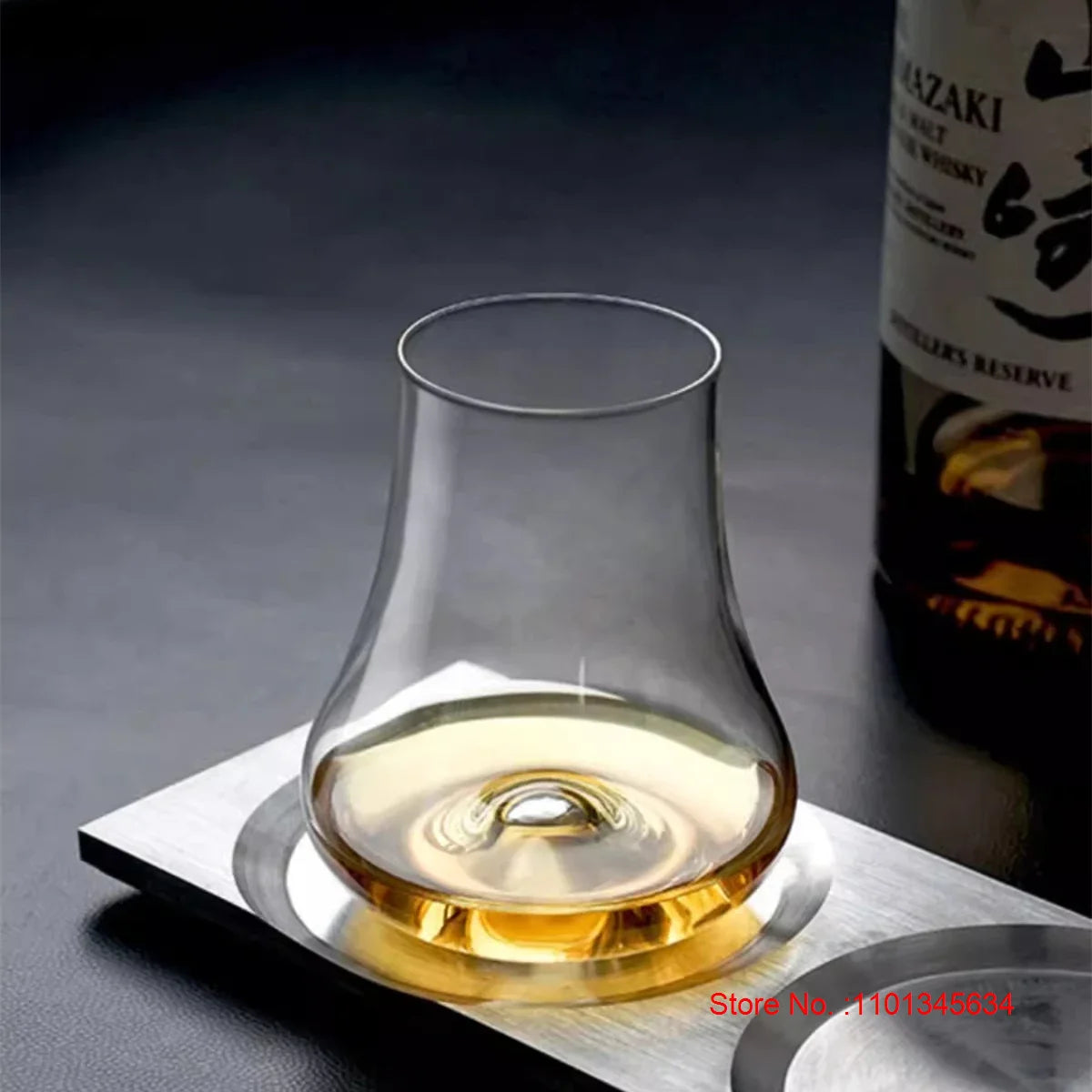 Verre tulipe avec du rhum