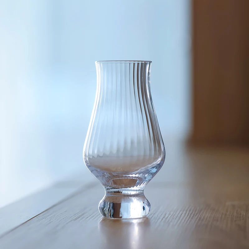 Un verre tumbler vide
