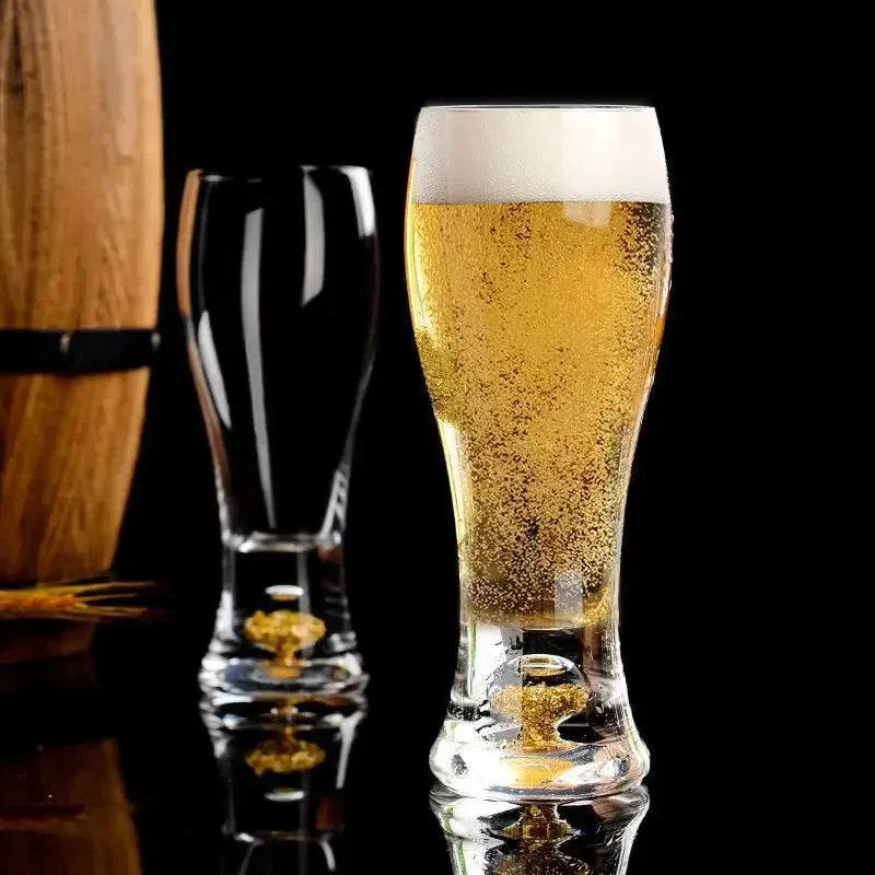 Deux verres à bières blonde