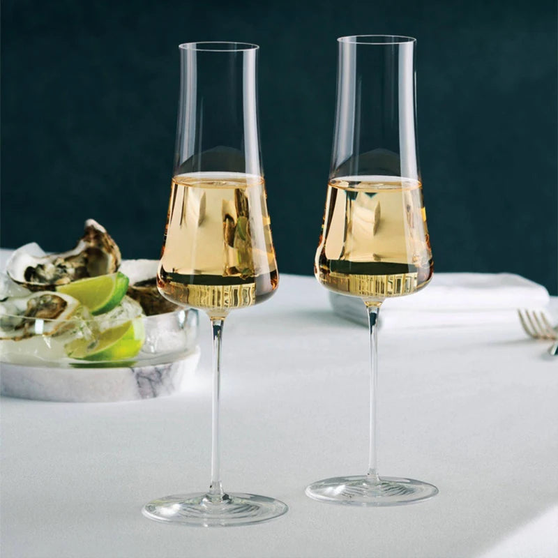Deux verres pour la dégustation de champagne